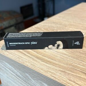 Younique Moonstruck Epic Twisted Macara